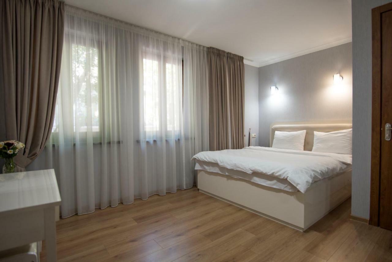 טביליסי Sama Grand Hotel מראה חיצוני תמונה